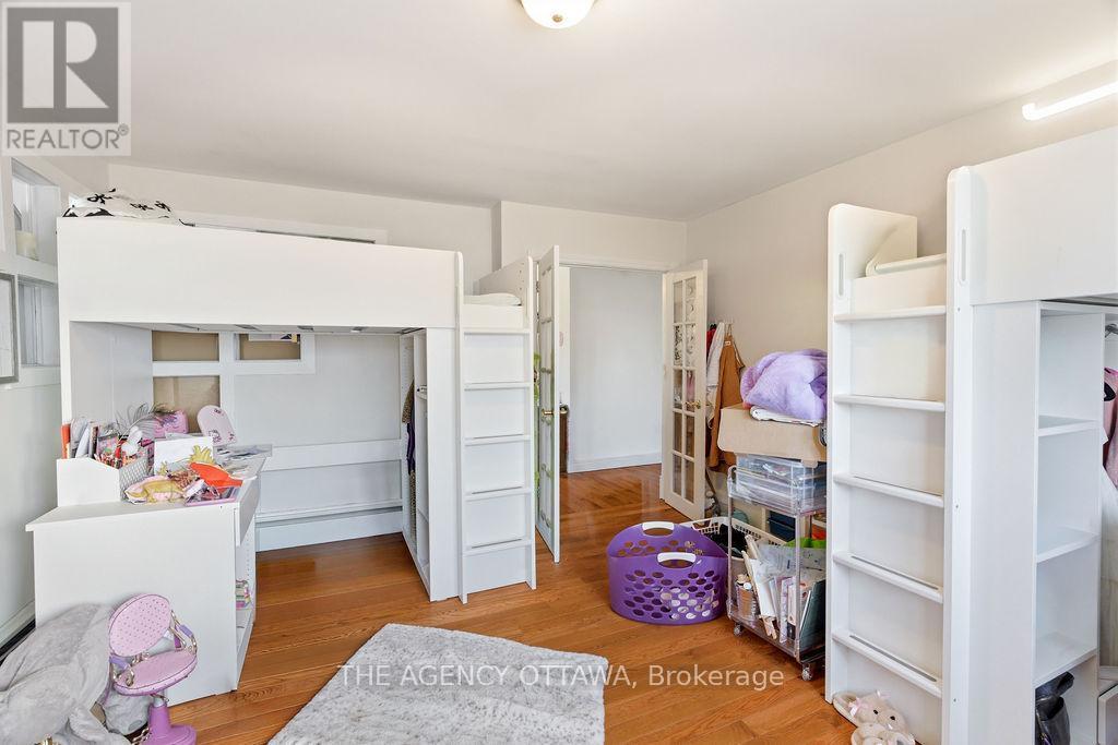 Upstairs residential unit bedroom 1 - 1310 Woodward Avenue, Ottawa, ON