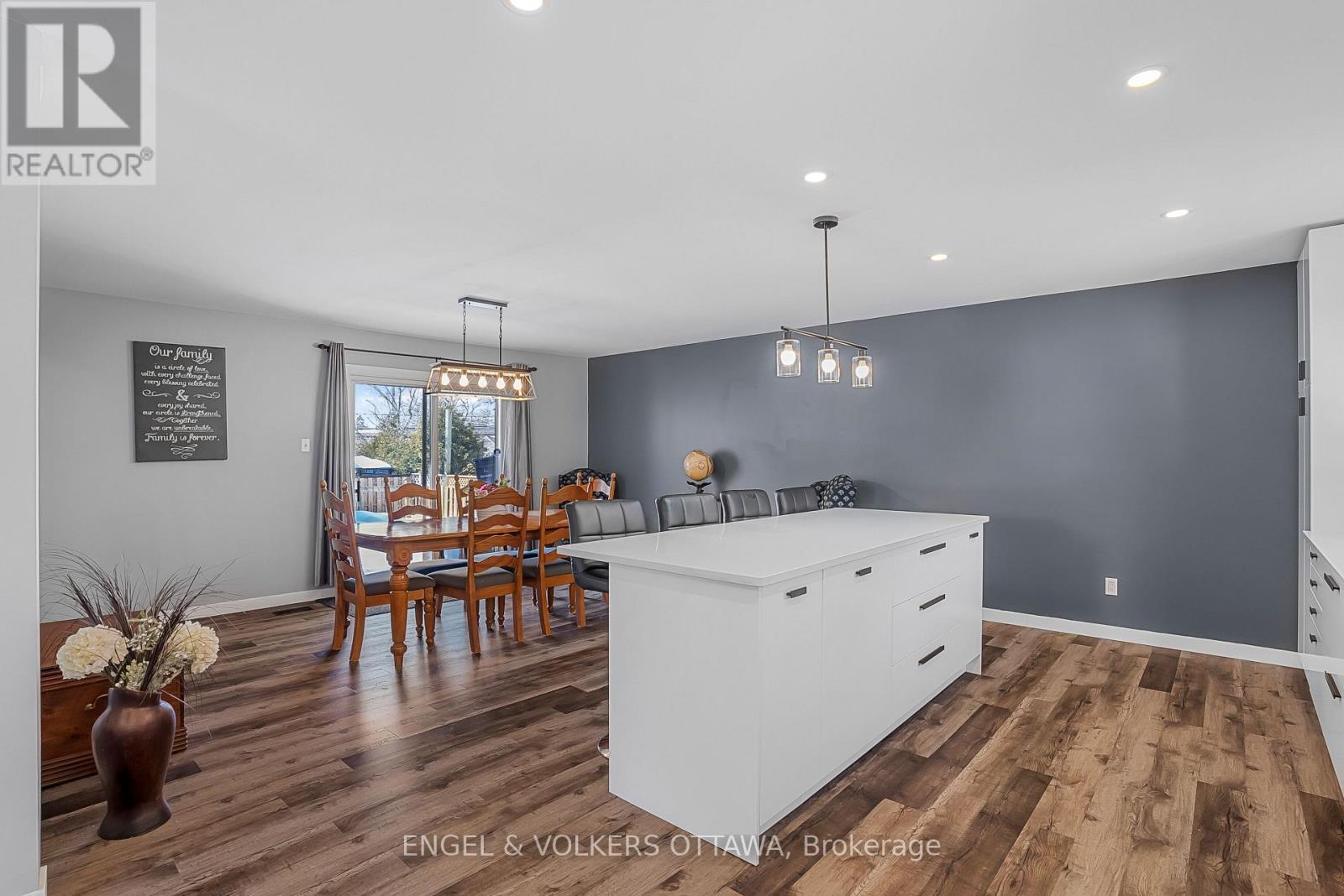 1427 Rosebella Avenue, Ottawa, ON - Indoor Photo Showing Other Room