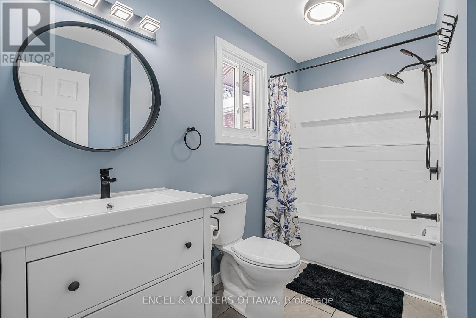 1427 Rosebella Avenue, Ottawa, ON - Indoor Photo Showing Bathroom