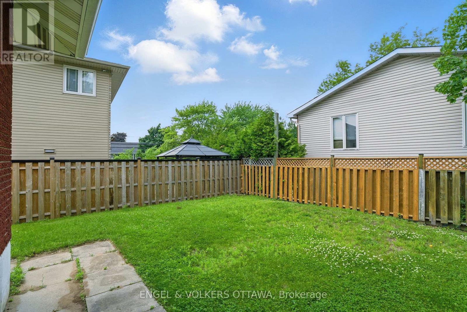 1427 Rosebella Avenue, Ottawa, ON - Outdoor