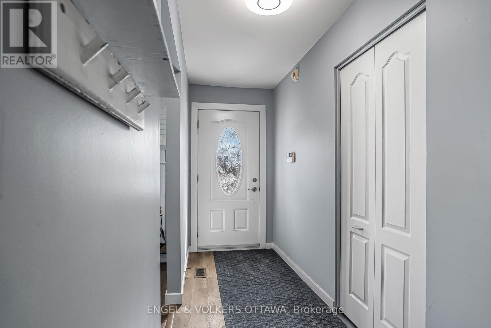 1427 Rosebella Avenue, Ottawa, ON - Indoor Photo Showing Other Room