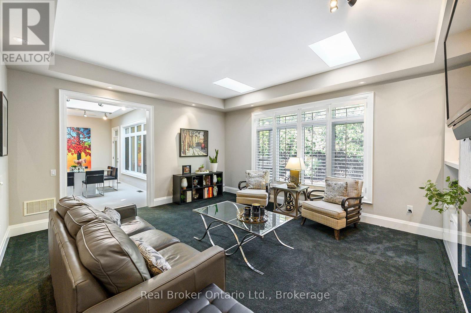 4507 Lakeshore Road, Burlington (Shoreacres), ON - Indoor Photo Showing Other Room
