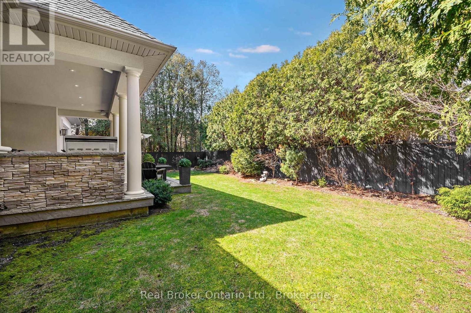 4507 Lakeshore Road, Burlington (Shoreacres), ON - Outdoor