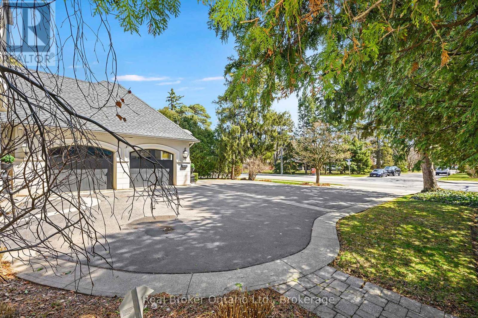 4507 Lakeshore Road, Burlington (Shoreacres), ON - Outdoor