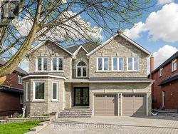 249 CORNER RIDGE ROAD Aurora, ON L4G 6L6