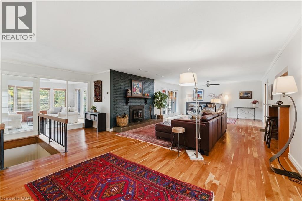 459 Lee Avenue, Waterloo, ON - Indoor Photo Showing Living Room With Fireplace