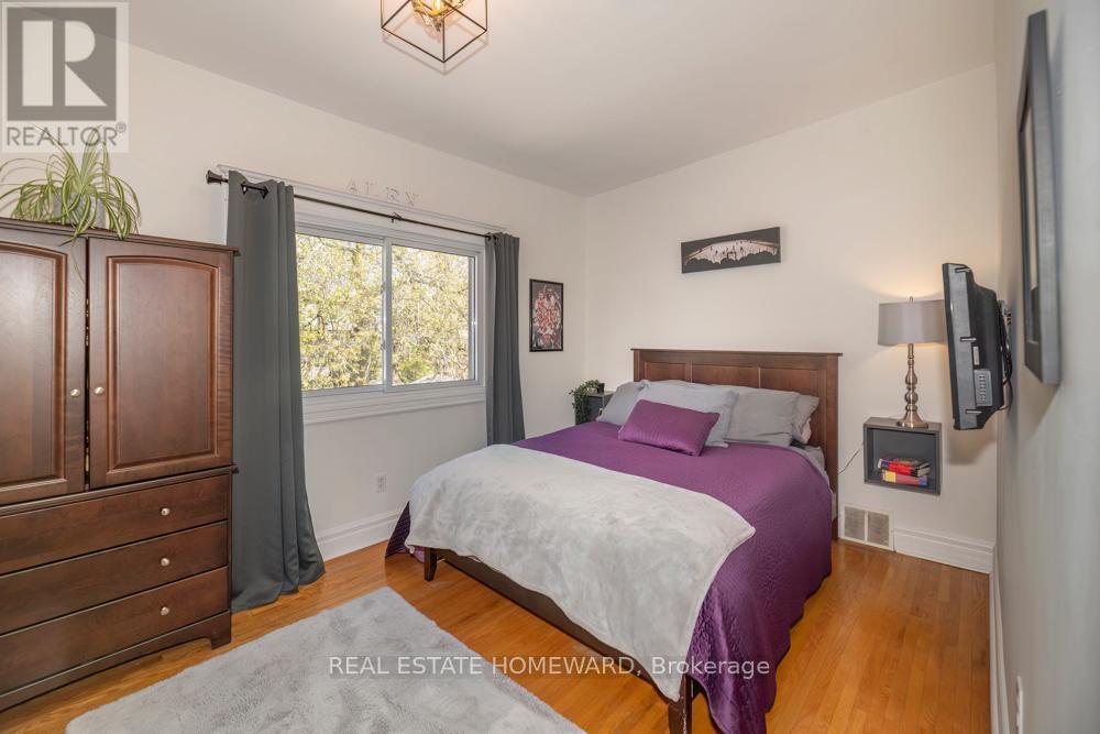 55 Devon Road, Toronto, ON - Indoor Photo Showing Bedroom