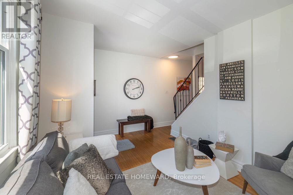 55 Devon Road, Toronto, ON - Indoor Photo Showing Other Room