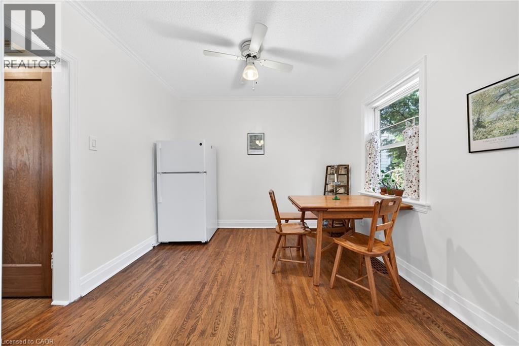 188 Wexford Avenue S, Hamilton, ON - Indoor Photo Showing Dining Room