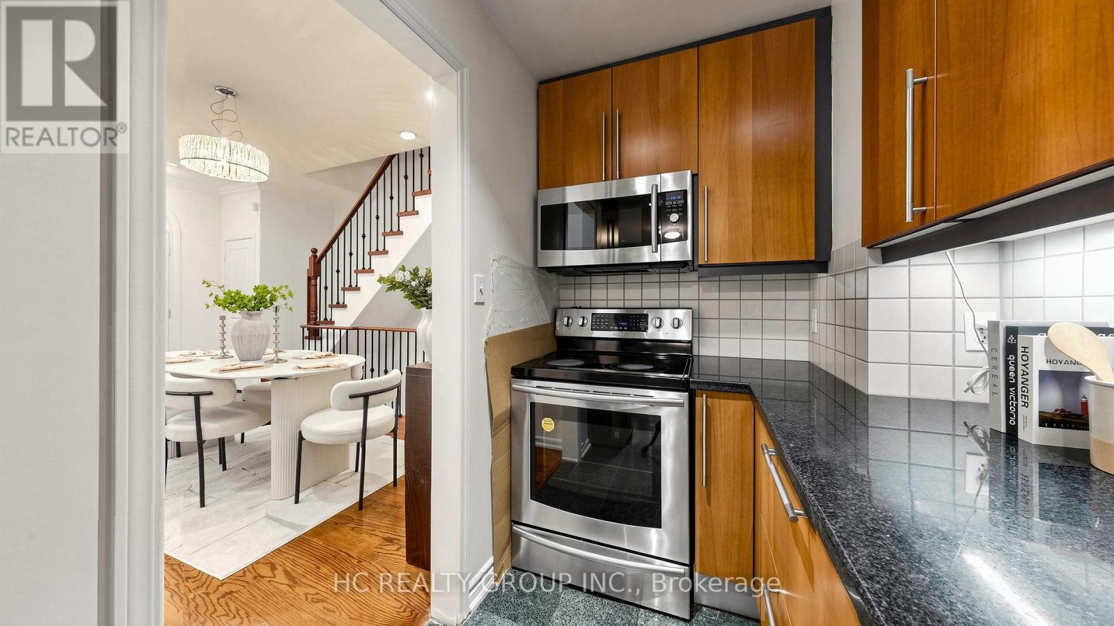 301 - 11 Everson Drive, Toronto, ON - Indoor Photo Showing Kitchen