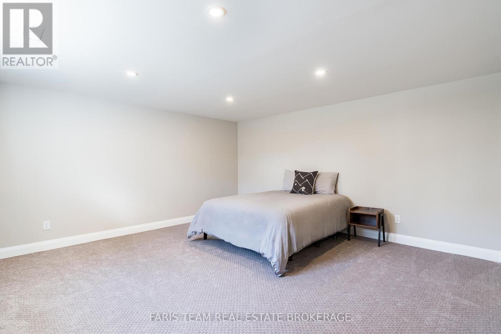 6 Fairlawn Grove, Tiny, ON - Indoor