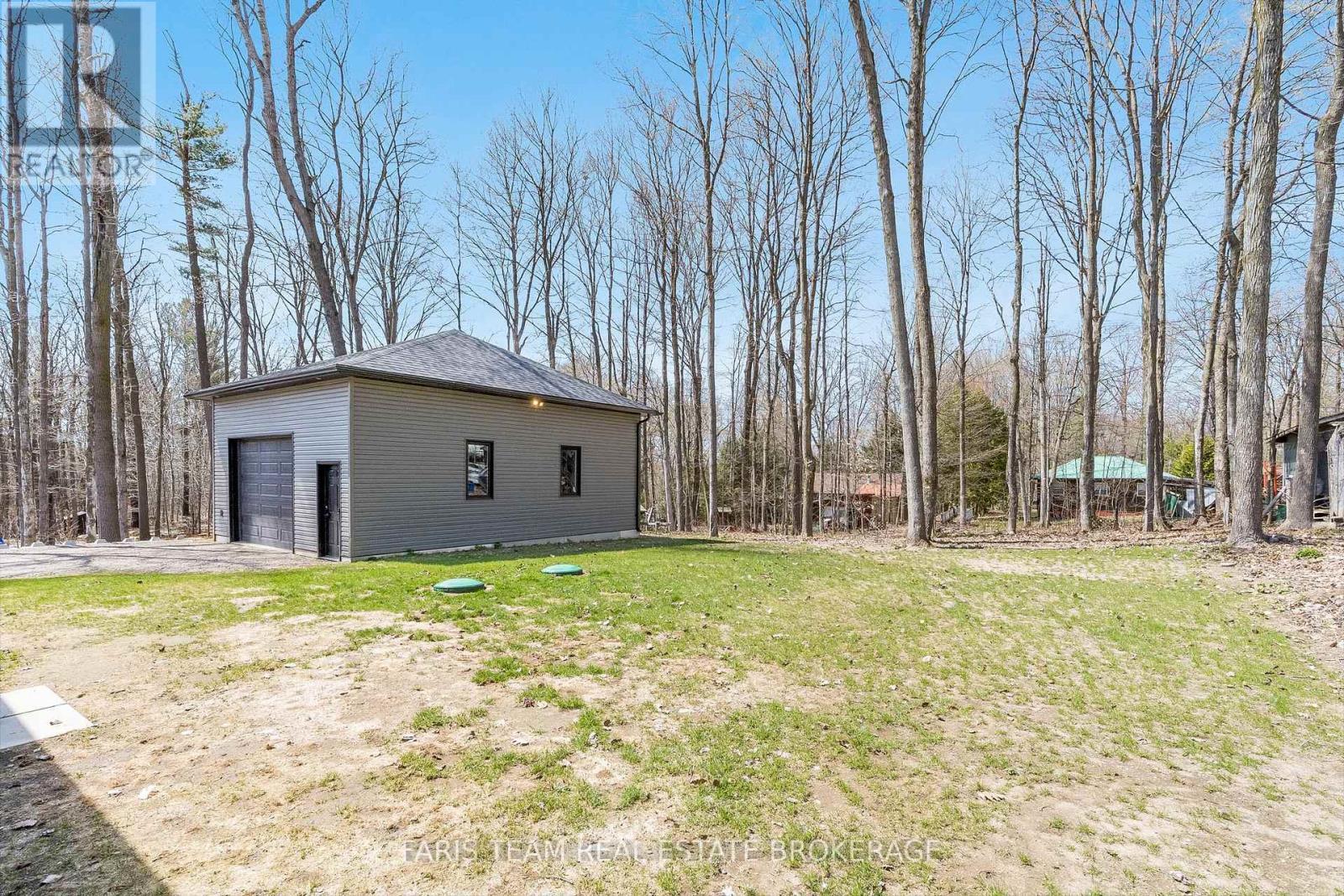 6 Fairlawn Grove, Tiny, ON - Outdoor