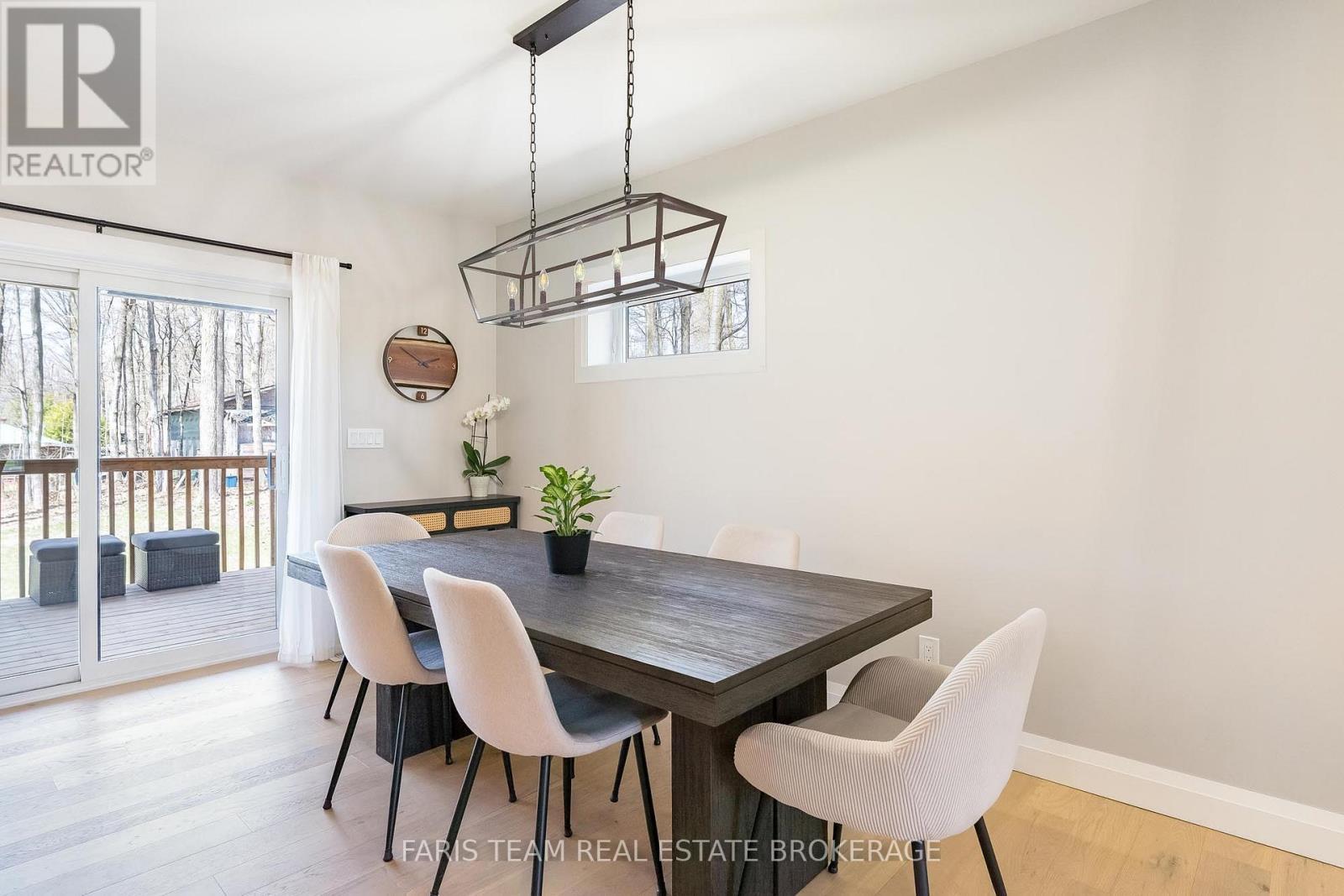 6 Fairlawn Grove, Tiny, ON - Indoor Photo Showing Dining Room