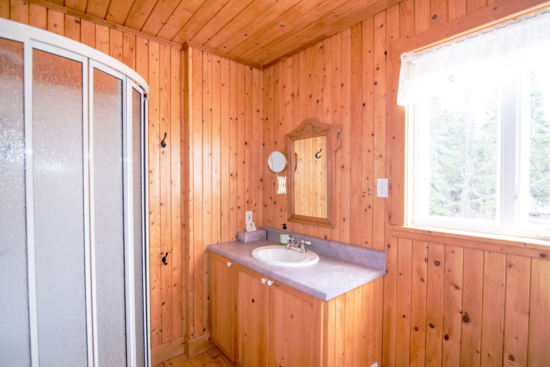 Salle de bains - 42 Route 287, Mont-Carmel, QC - Indoor Photo Showing Bathroom