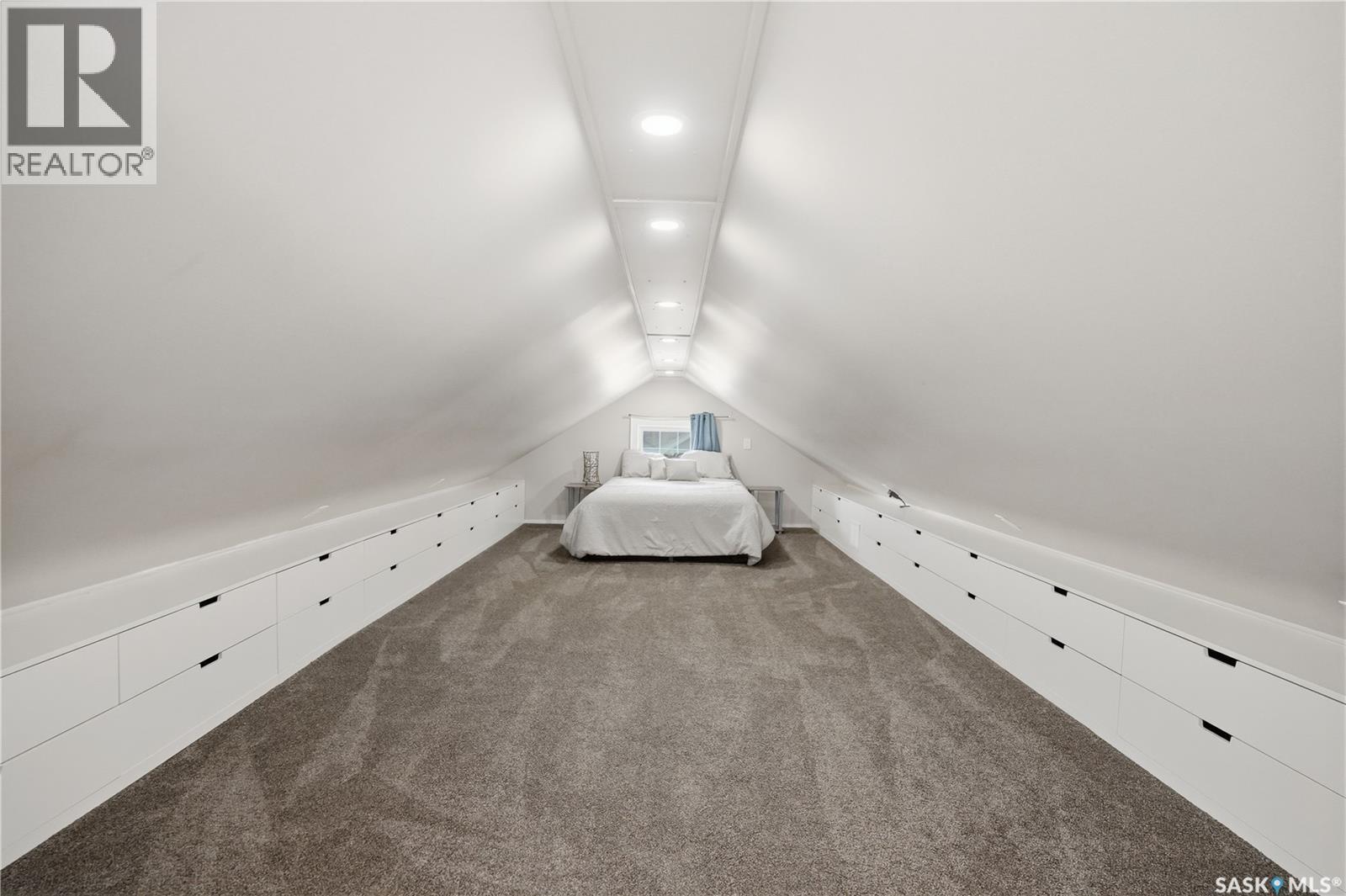 2155 Queen Street, Regina, SK - Indoor Photo Showing Bedroom