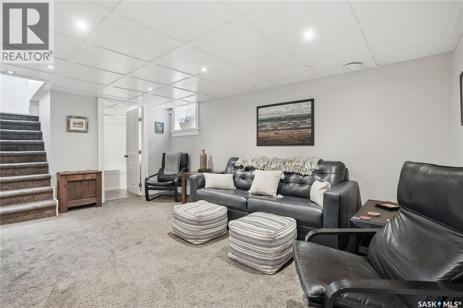 2155 Queen Street, Regina, SK - Indoor