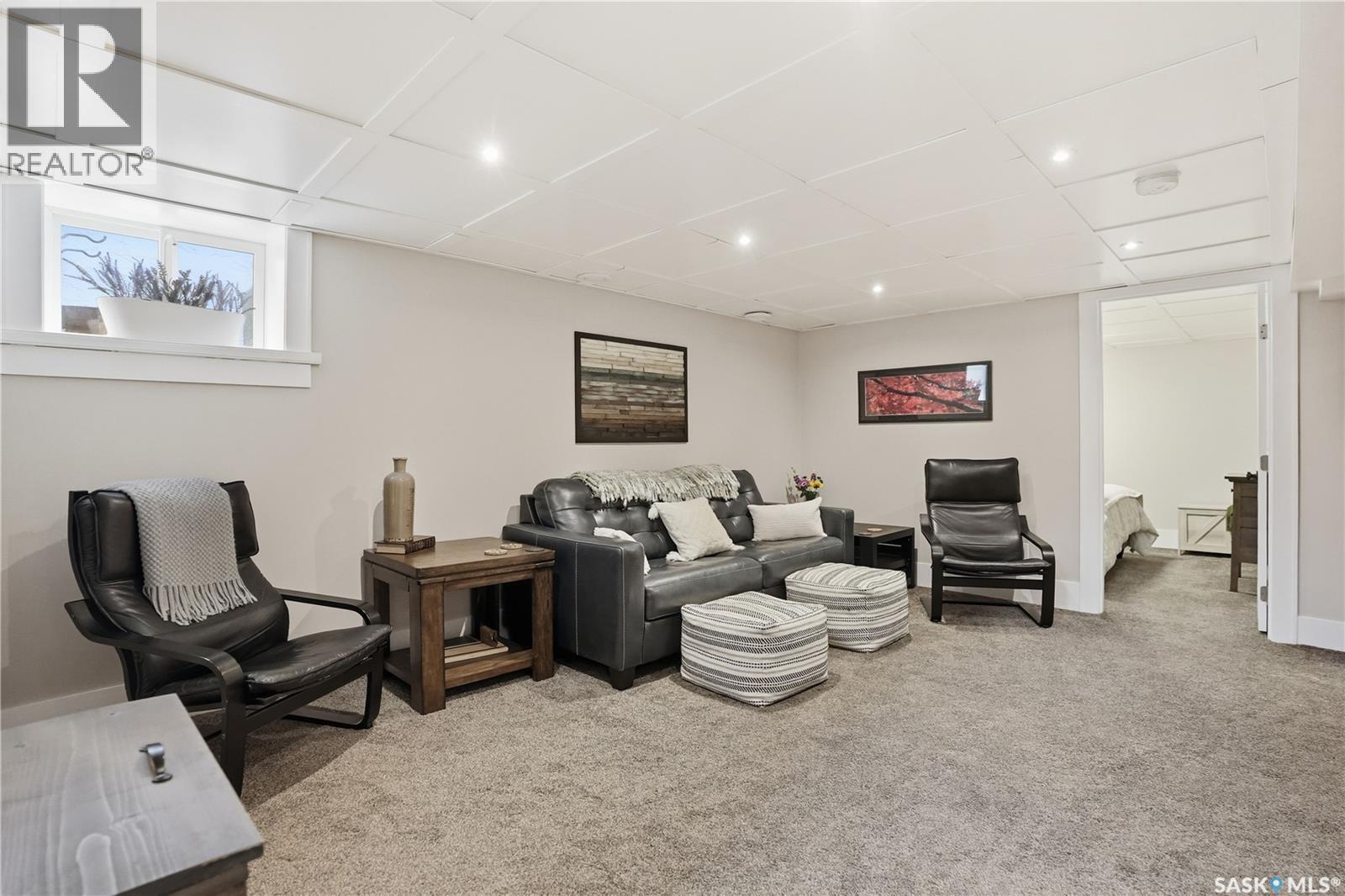 2155 Queen Street, Regina, SK - Indoor