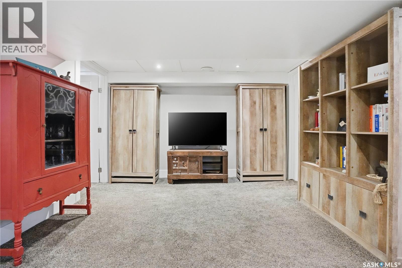 2155 Queen Street, Regina, SK - Indoor