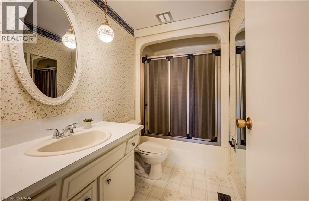 51 Underhill Crescent, Kitchener, ON - Indoor Photo Showing Bathroom