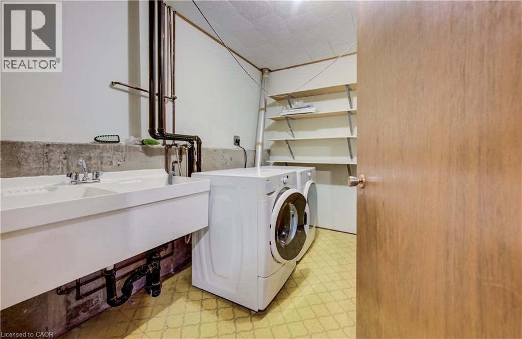 51 Underhill Crescent, Kitchener, ON - Indoor Photo Showing Laundry Room