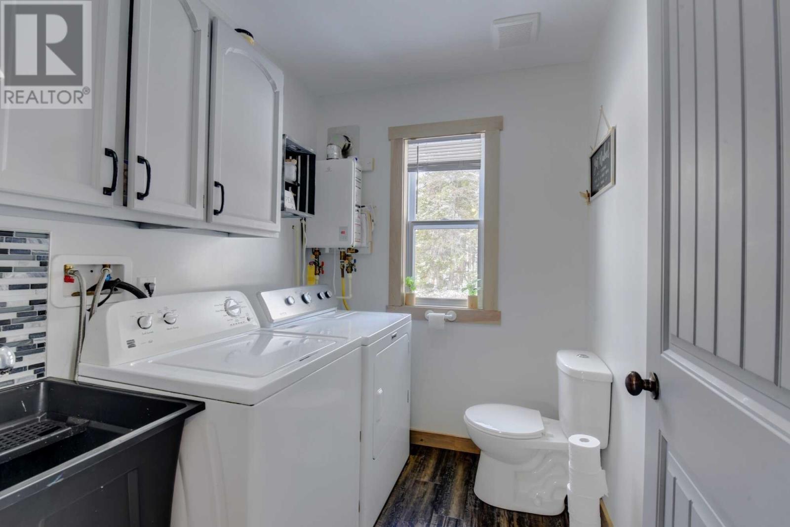10 Lunch Point, Howley, NL - Indoor Photo Showing Laundry Room