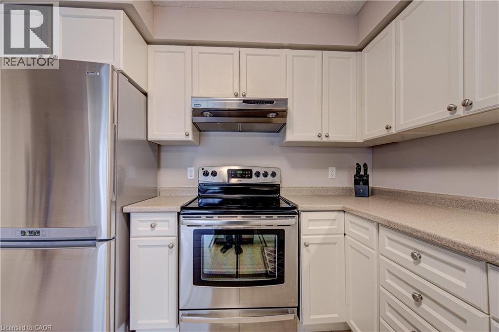 42 Fallowfield Drive Unit# 22, Kitchener, ON - Indoor Photo Showing Kitchen