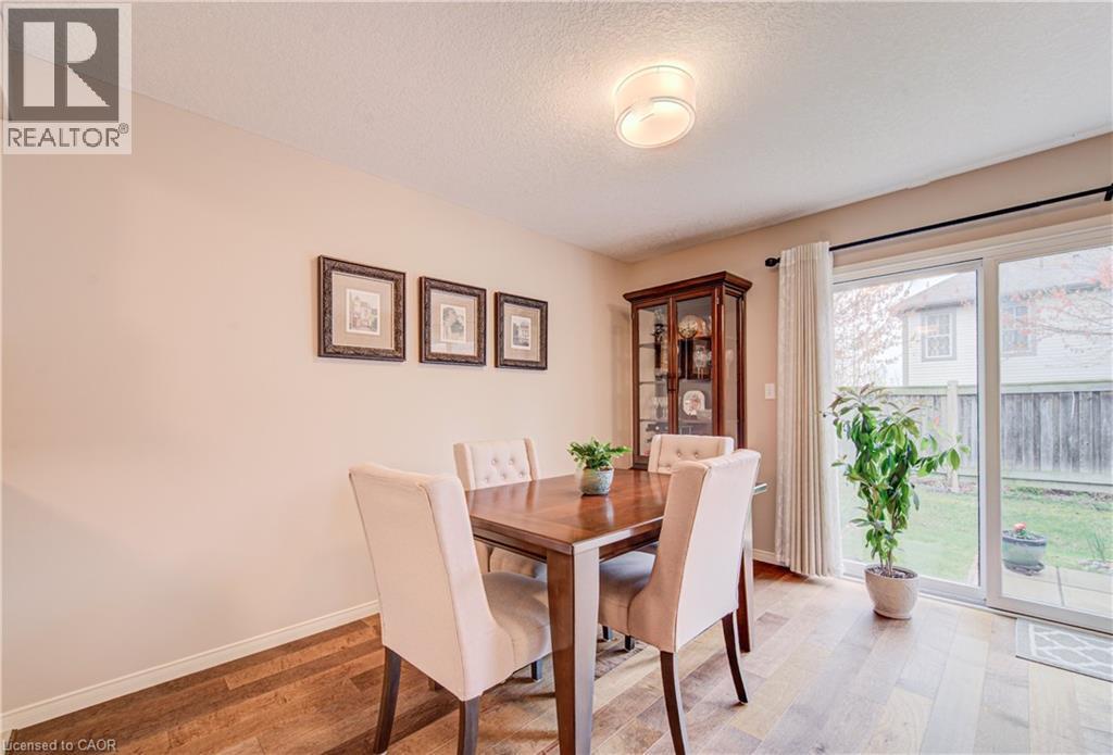 42 Fallowfield Drive Unit# 22, Kitchener, ON - Indoor Photo Showing Dining Room