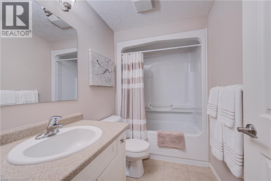 42 Fallowfield Drive Unit# 22, Kitchener, ON - Indoor Photo Showing Bathroom
