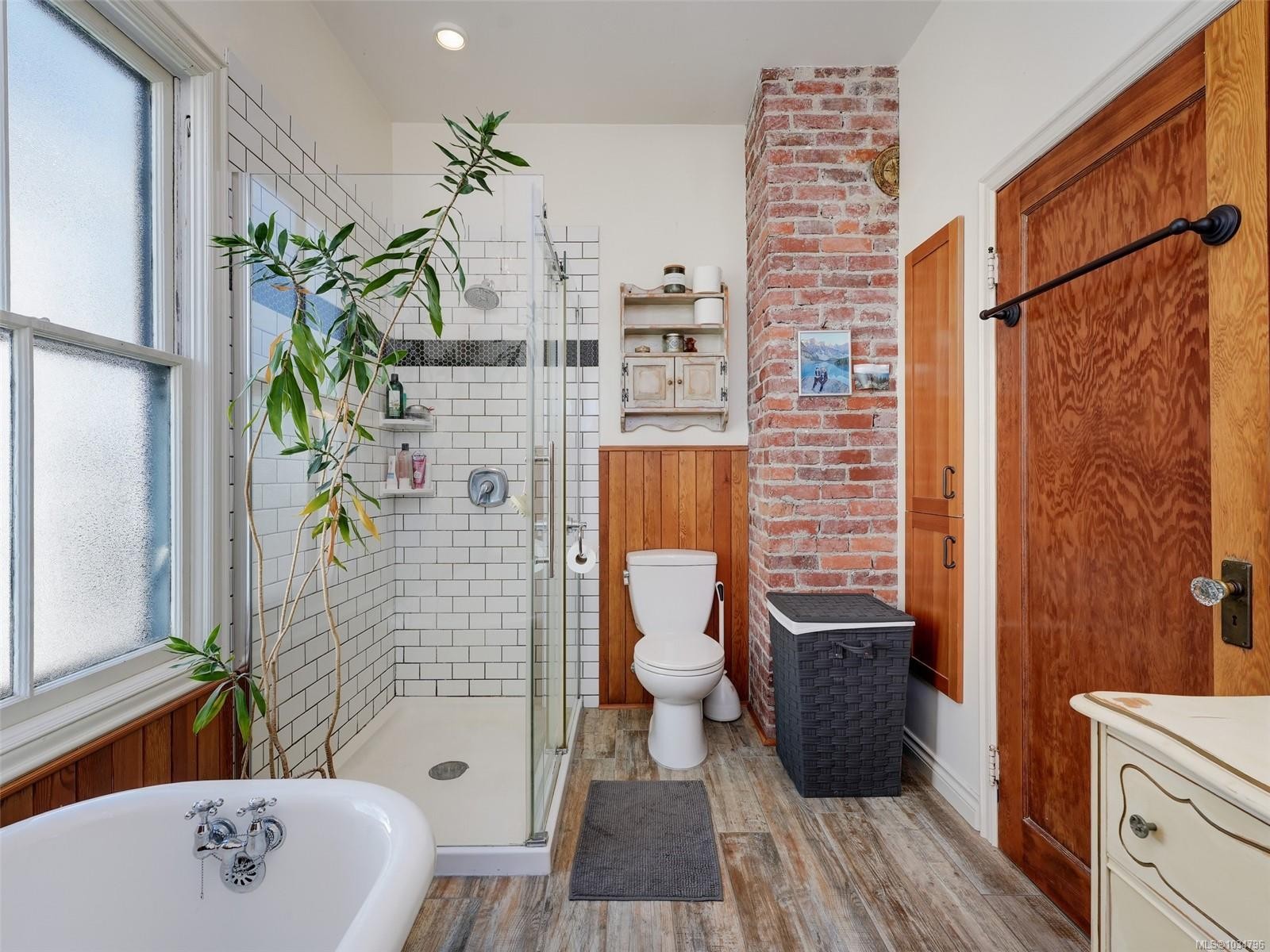 2130 Ridge Rd, Victoria, BC