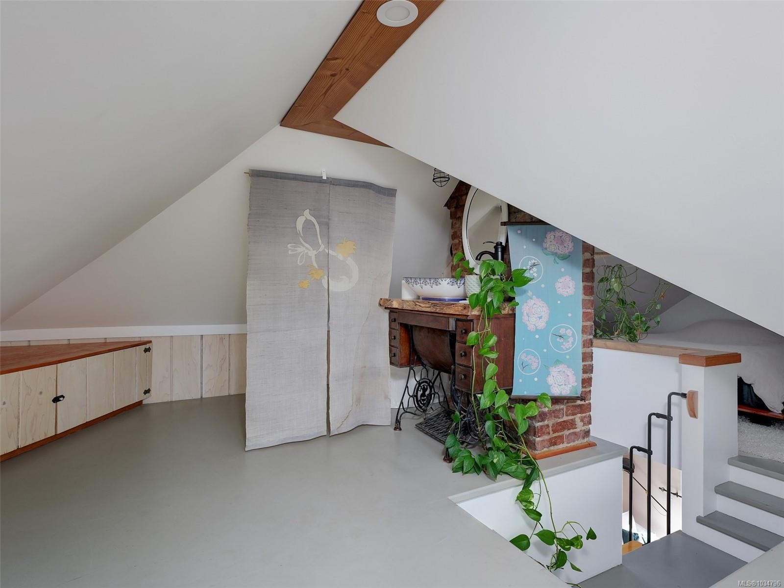 2130 Ridge Rd, Victoria, BC