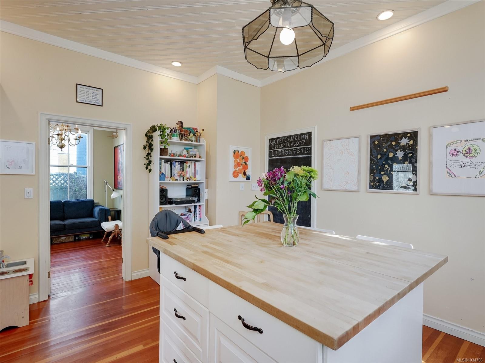 2130 Ridge Rd, Victoria, BC