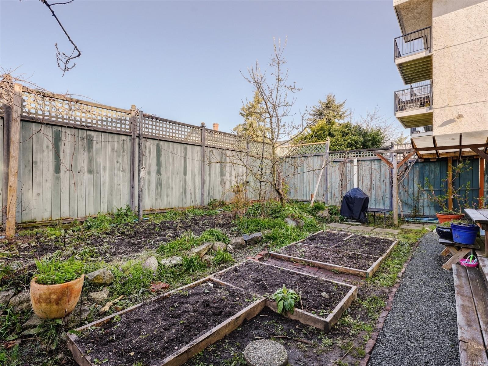 2130 Ridge Rd, Victoria, BC