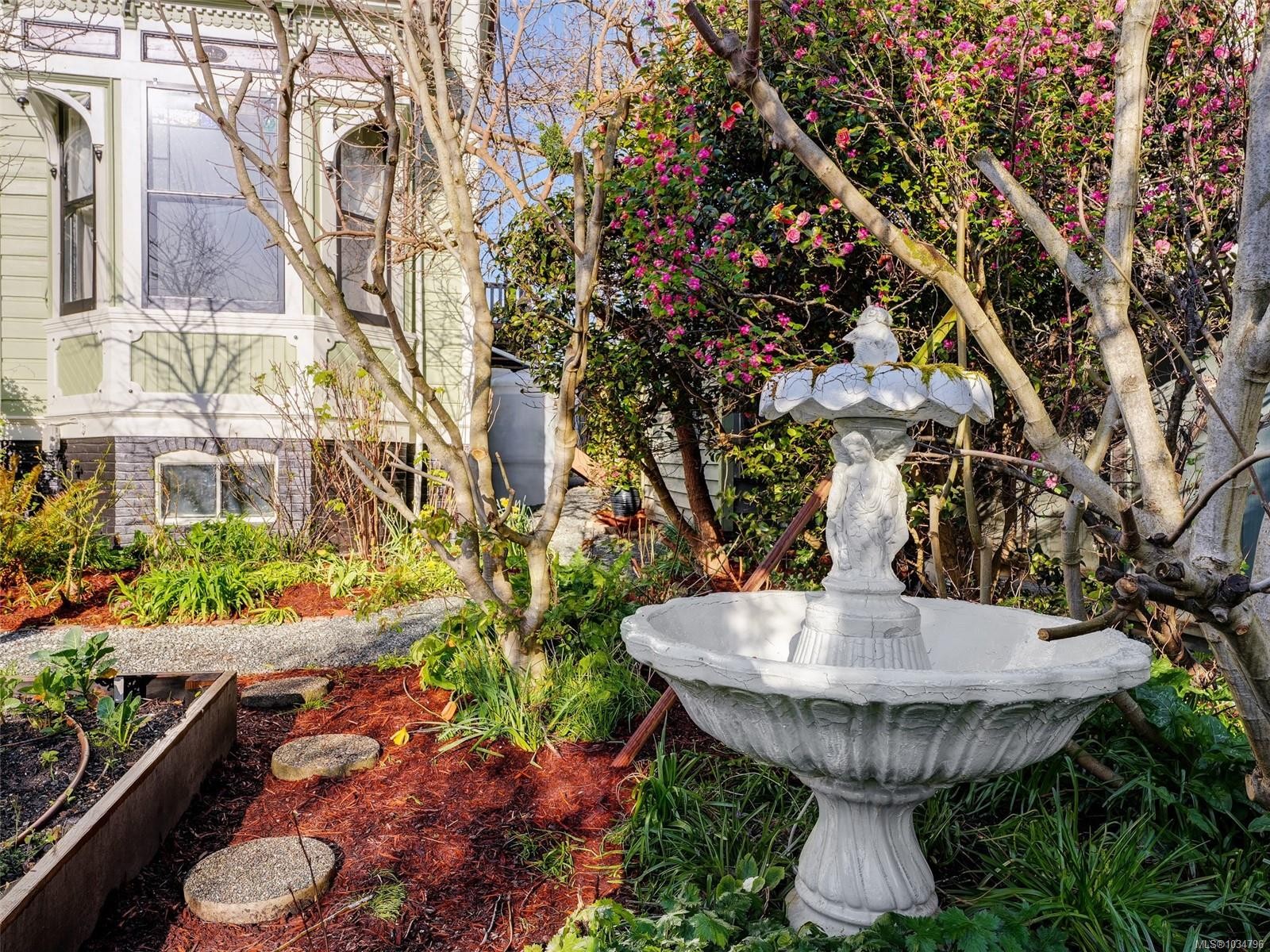 2130 Ridge Rd, Victoria, BC
