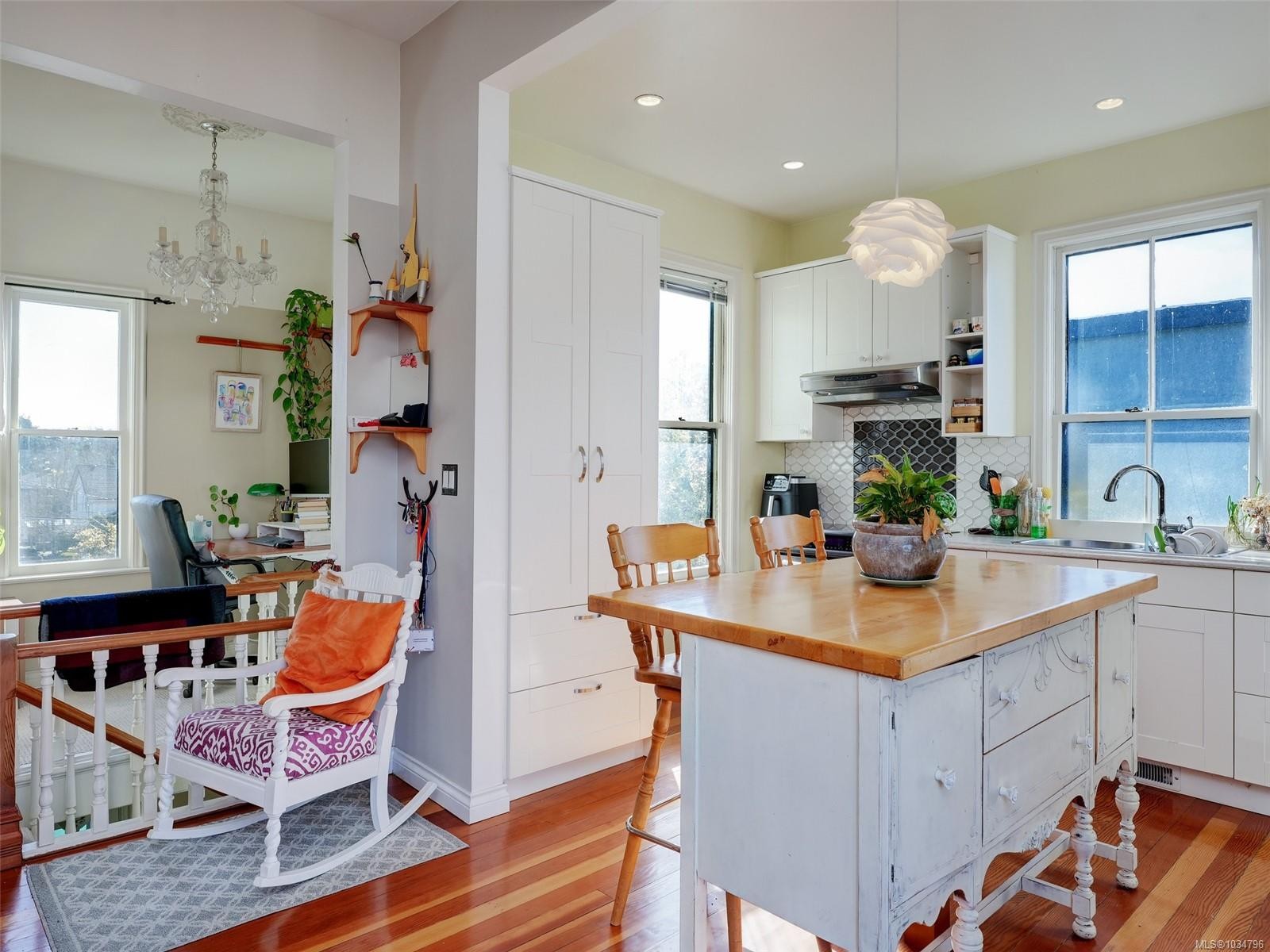 2130 Ridge Rd, Victoria, BC