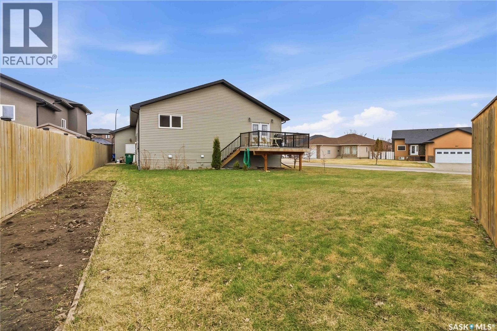 203 Kinloch Crescent, Saskatoon, SK - Outdoor With Deck Patio Veranda With Exterior