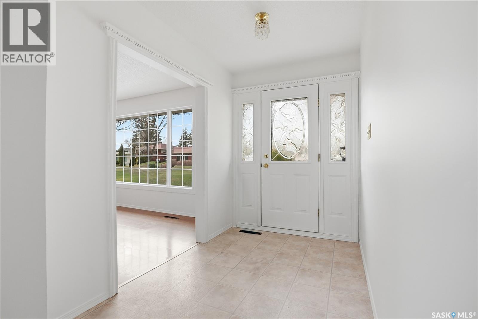 1044 East Centre, Saskatoon, SK - Indoor Photo Showing Other Room