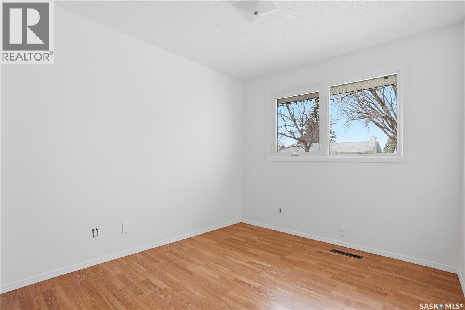 1044 East Centre, Saskatoon, SK - Indoor Photo Showing Other Room
