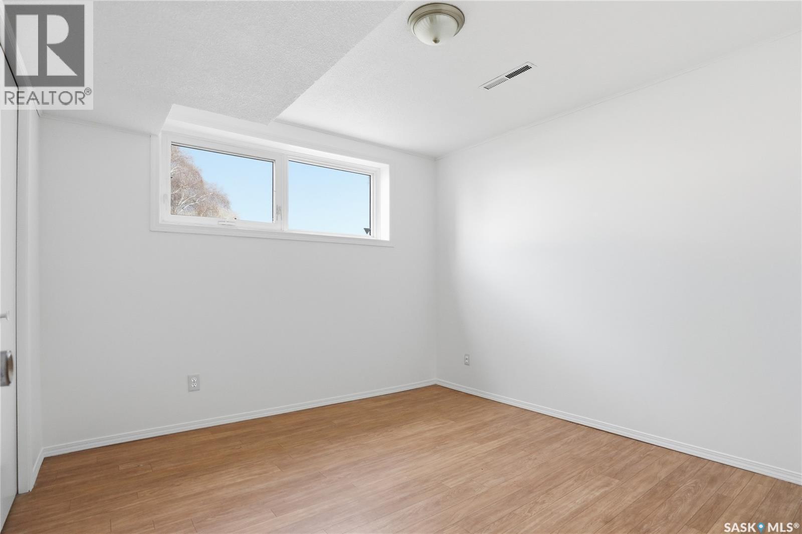 1044 East Centre, Saskatoon, SK - Indoor Photo Showing Other Room