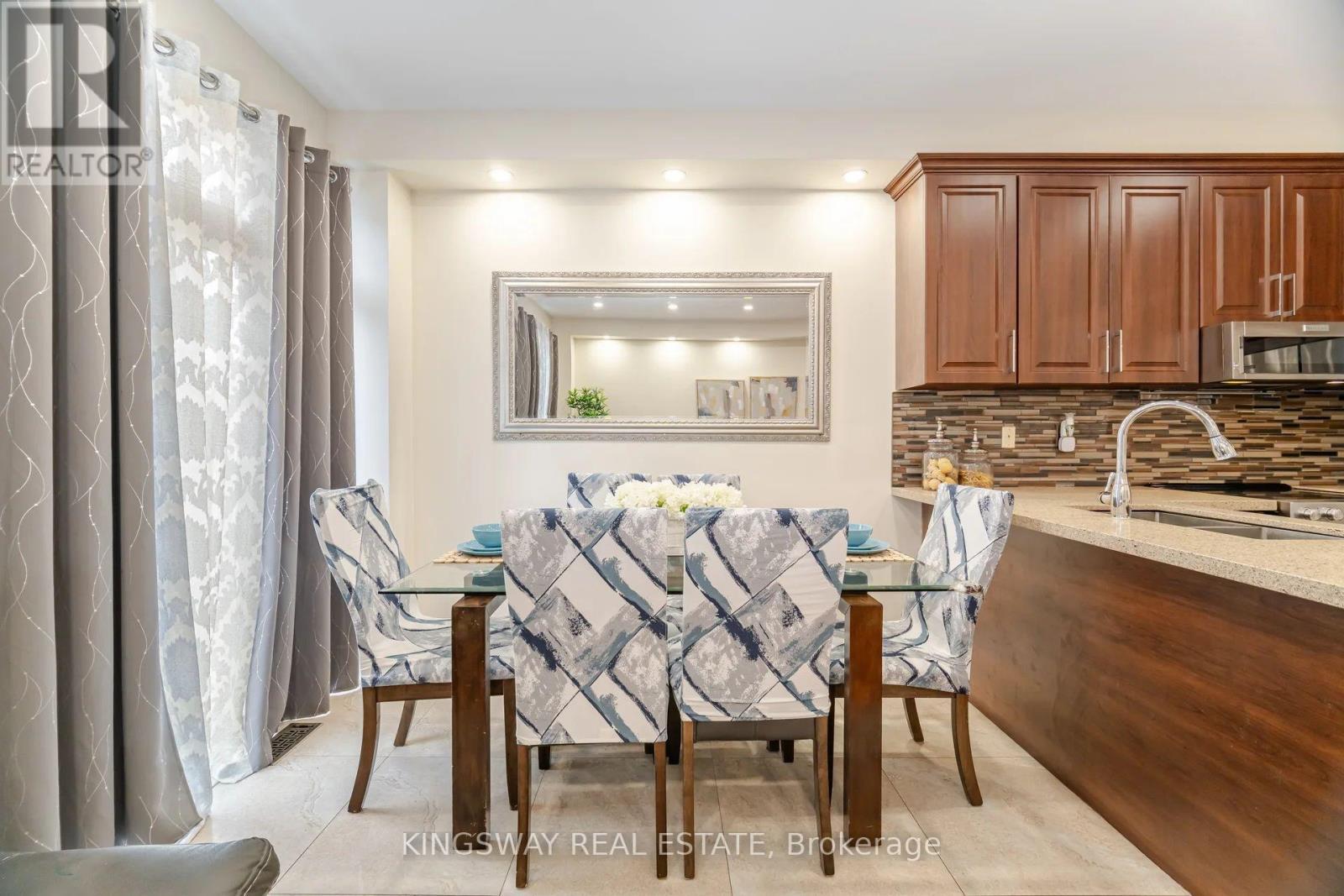 803 Khan Crescent, Mississauga, ON - Indoor