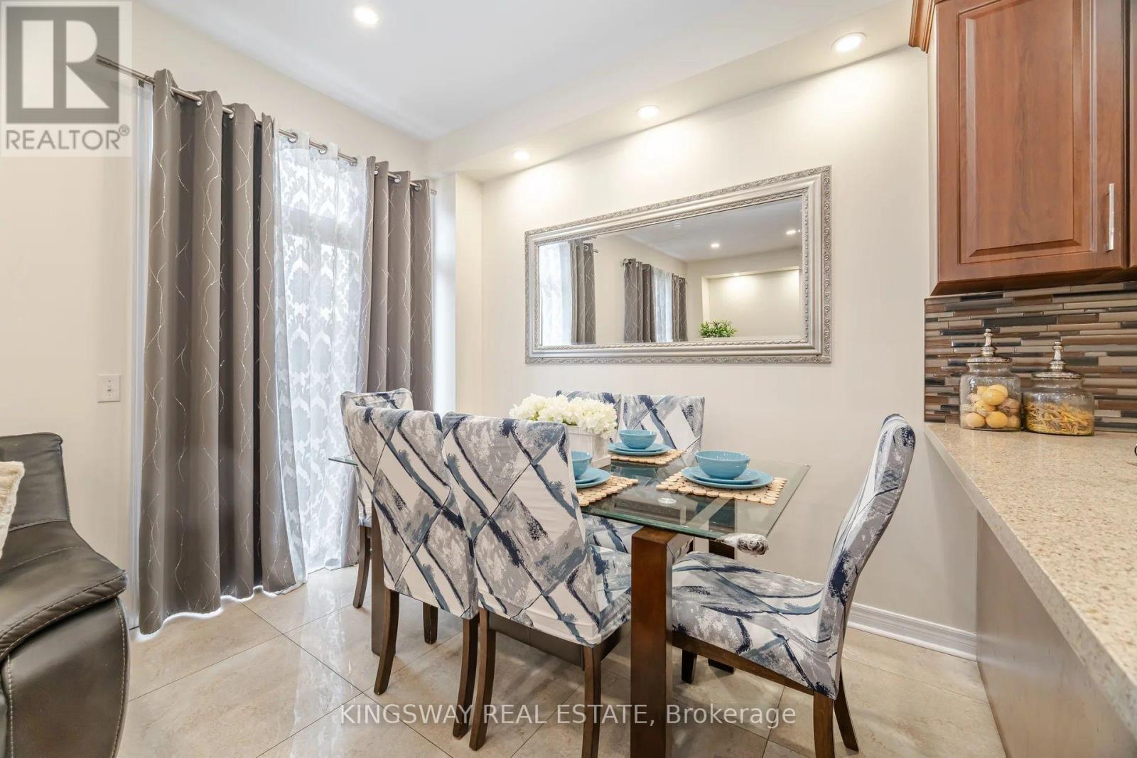 803 Khan Crescent, Mississauga, ON - Indoor