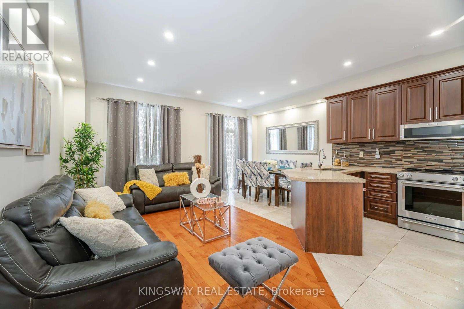 803 Khan Crescent, Mississauga, ON - Indoor