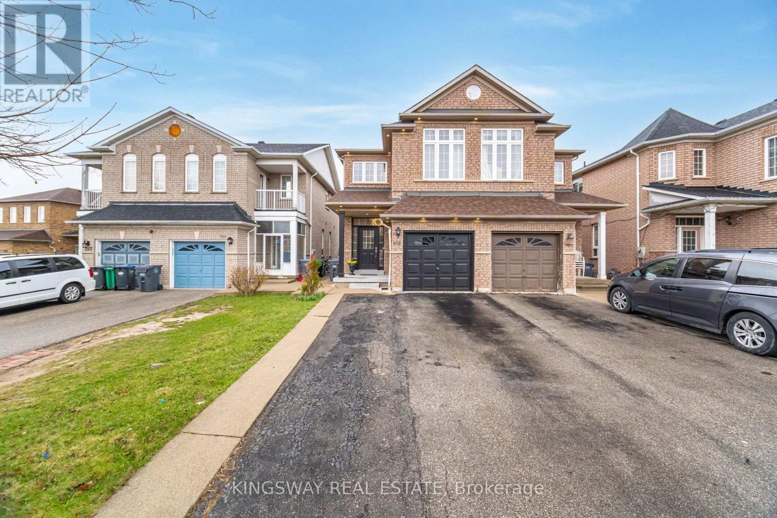 803 Khan Crescent, Mississauga, ON - Outdoor With Facade