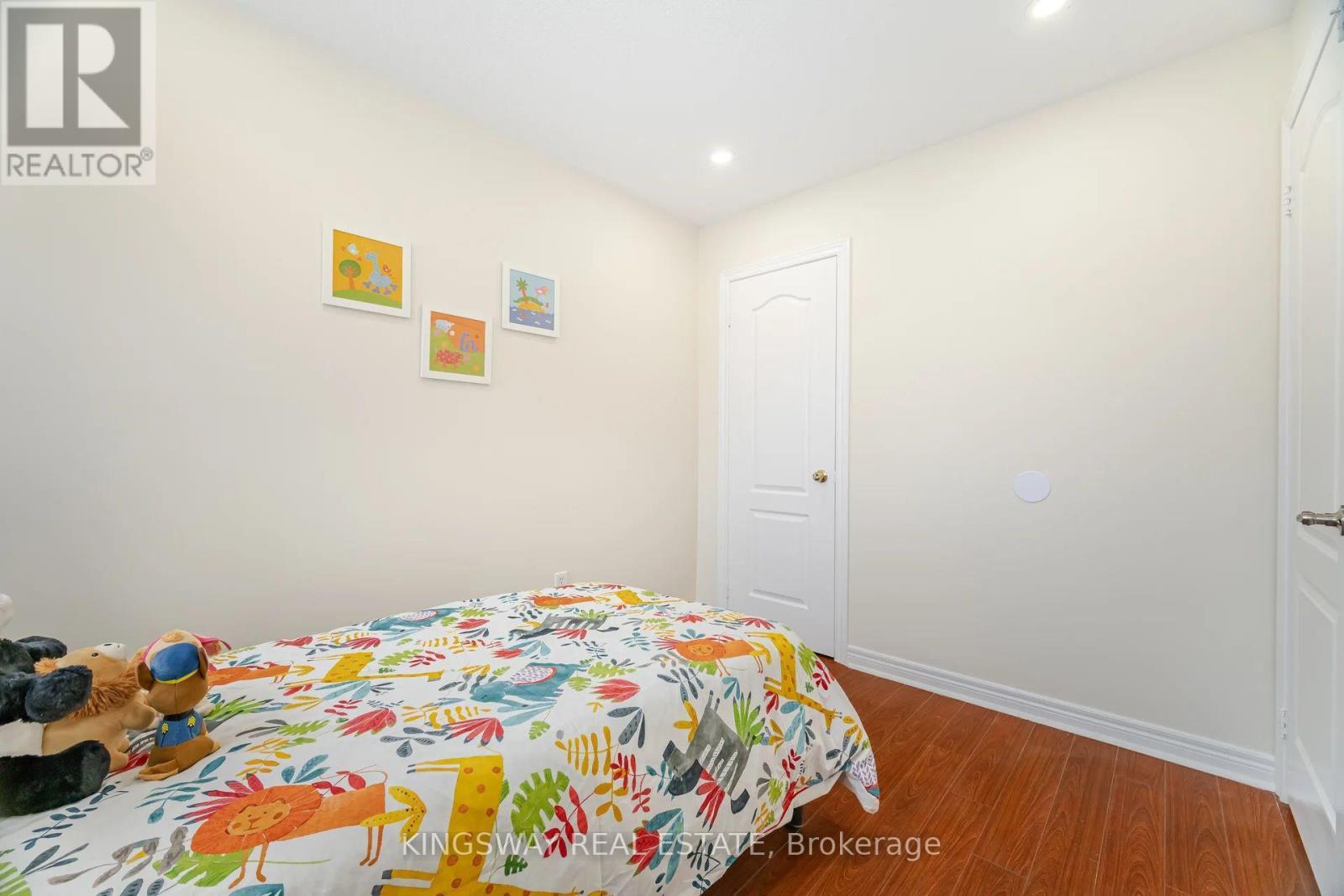803 Khan Crescent, Mississauga, ON - Indoor Photo Showing Bedroom