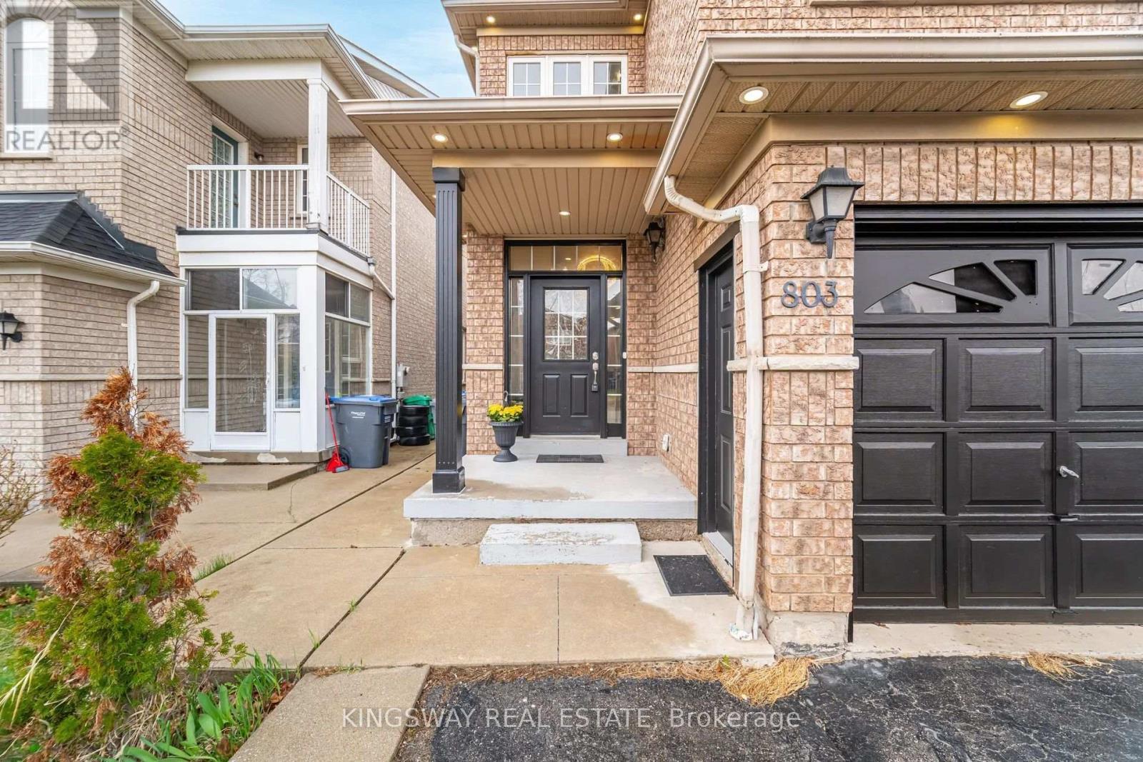 803 Khan Crescent, Mississauga, ON - Outdoor With Facade