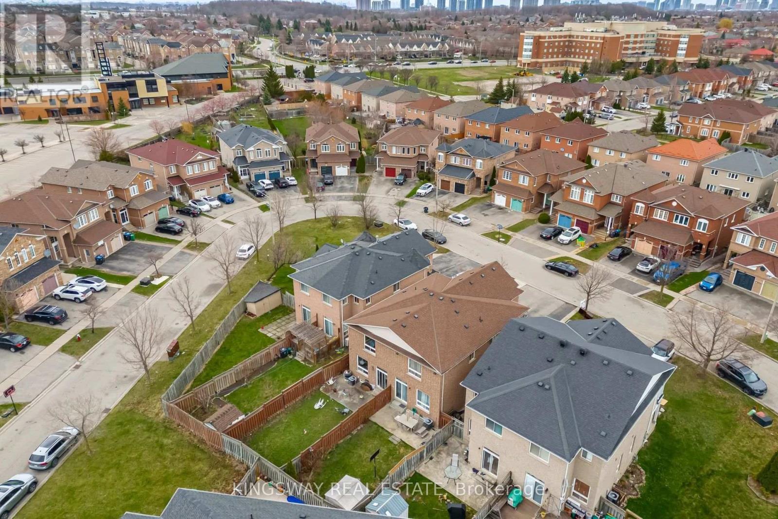 803 Khan Crescent, Mississauga, ON - Outdoor With View