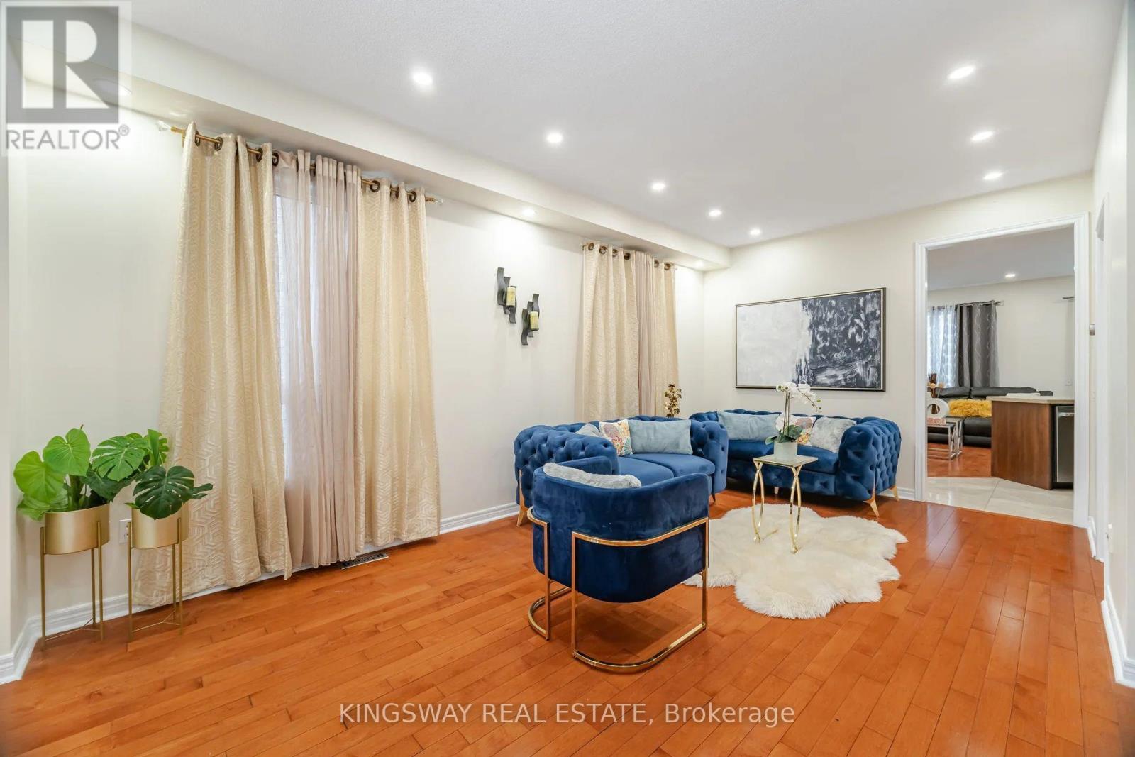 803 Khan Crescent, Mississauga, ON - Indoor
