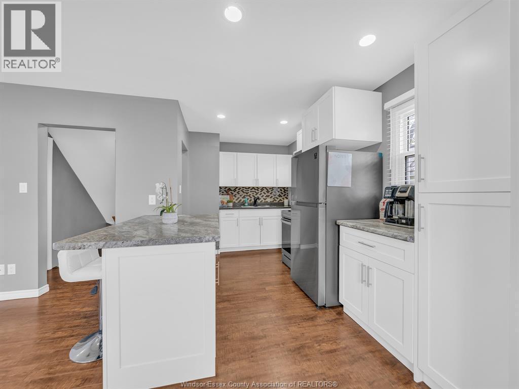 1633 Olive, Windsor, ON - Indoor Photo Showing Kitchen