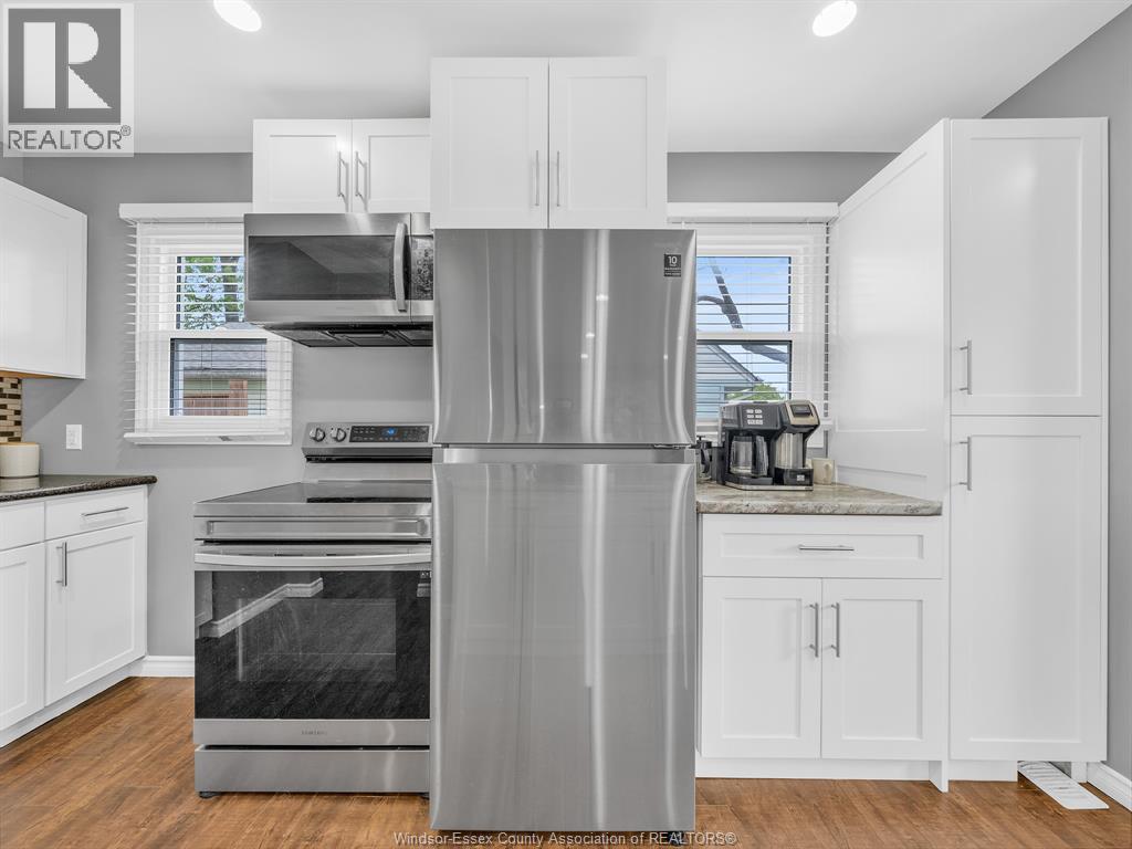 1633 Olive, Windsor, ON - Indoor Photo Showing Kitchen