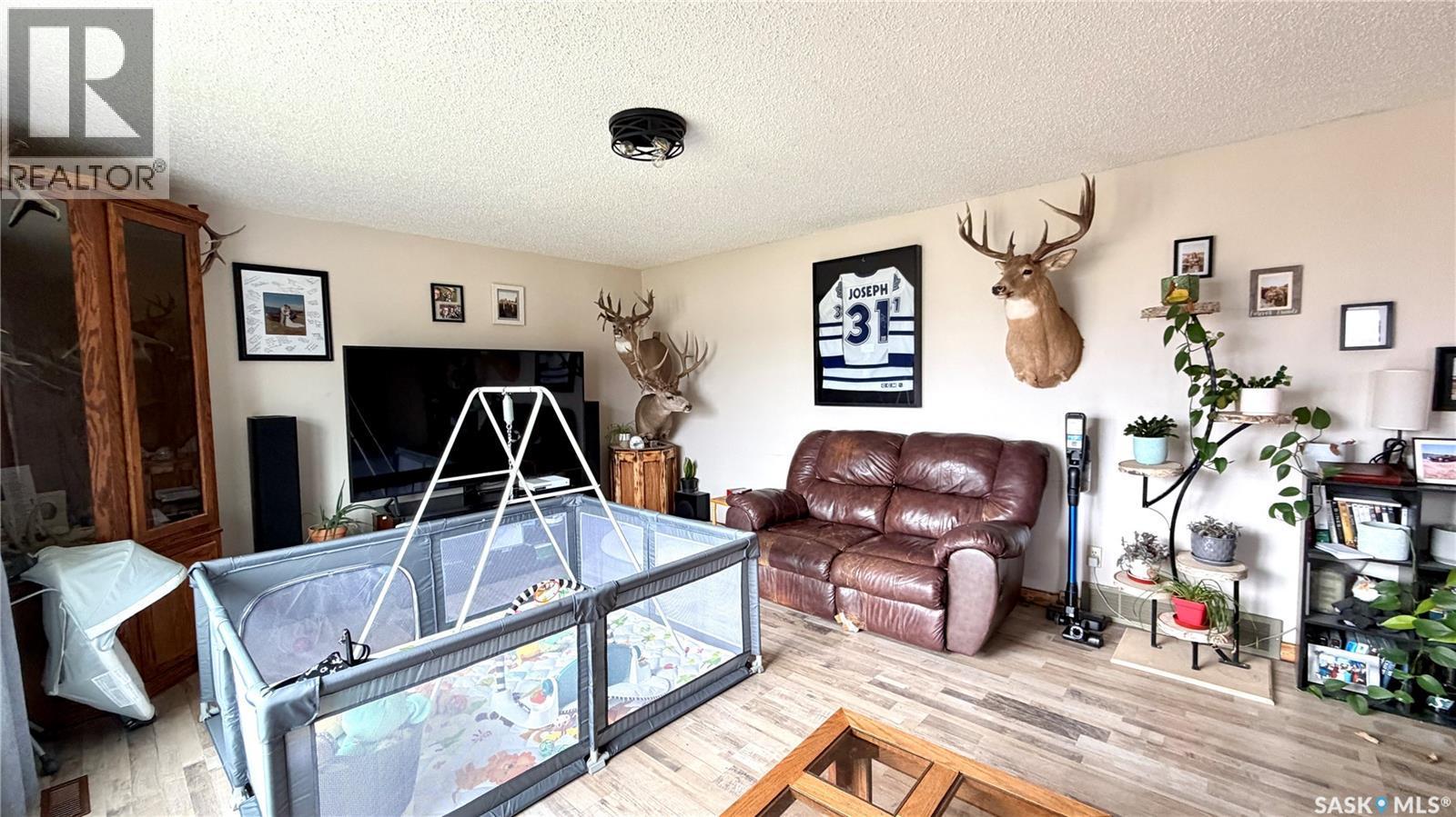 701 1St Street, Hanley, SK - Indoor
