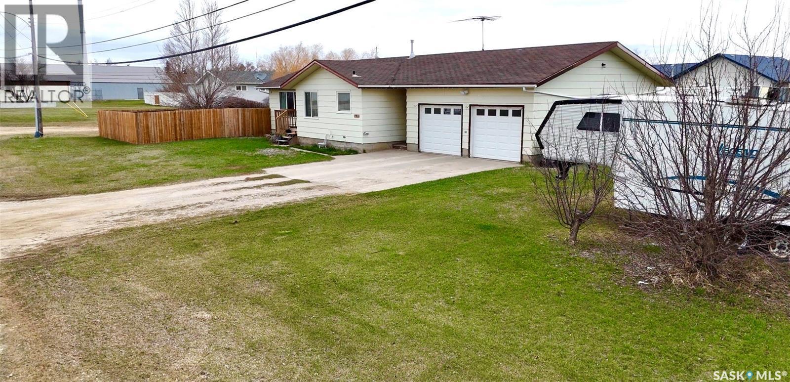701 1St Street, Hanley, SK - Outdoor
